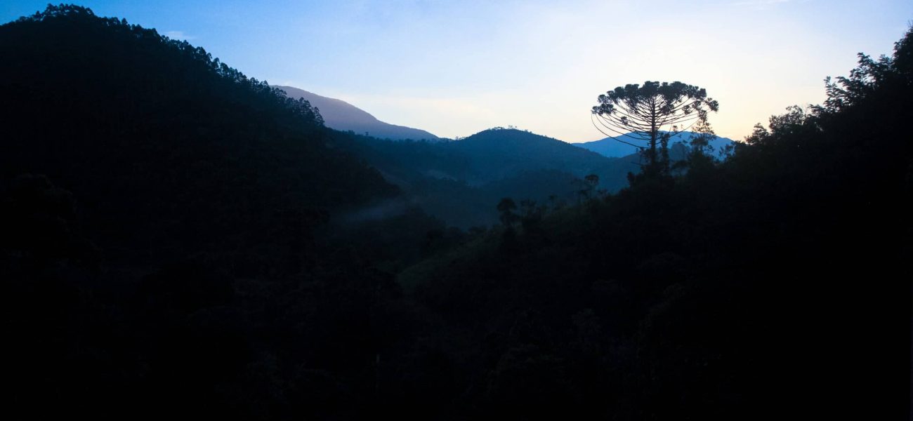 Montanhas ao entardecer